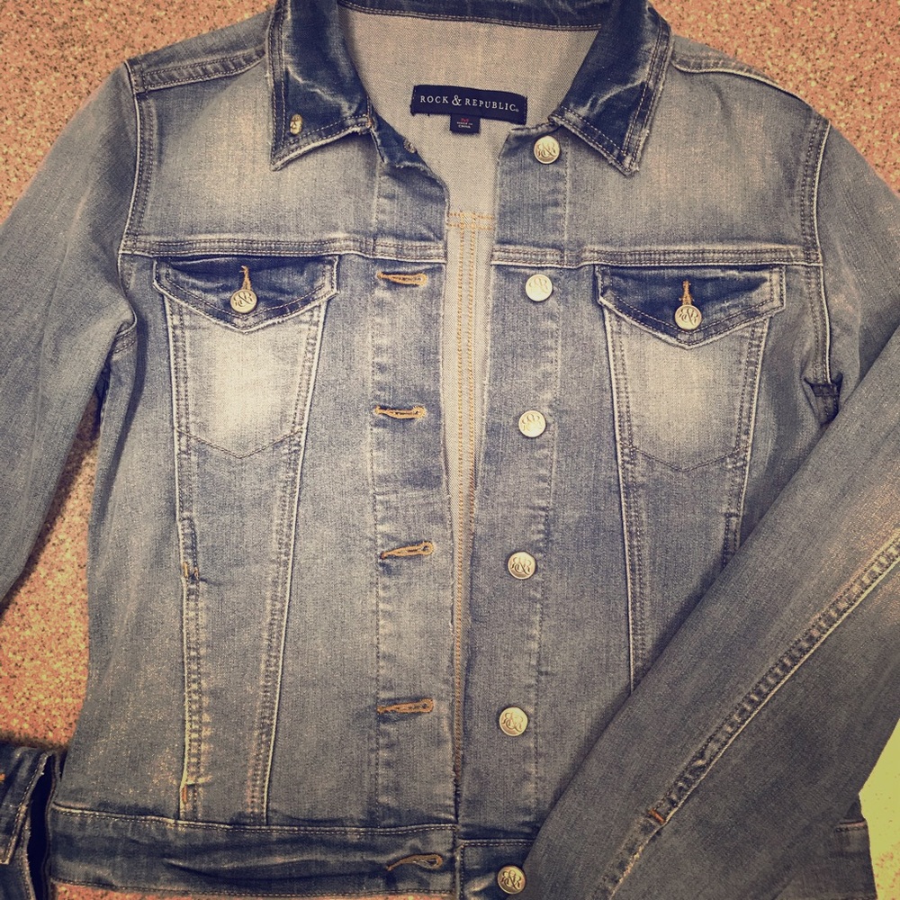 Rock & Republic Women’s Cropped Jean Jacket